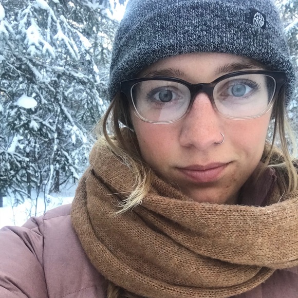 Meet your Posher, Becca - Picture 1 of 1